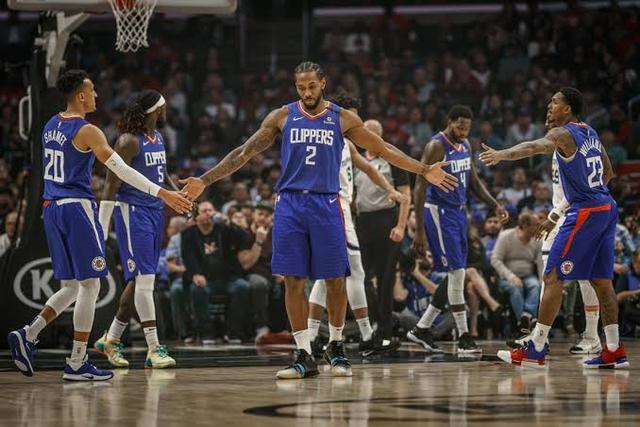 足球并不总 足球并不总